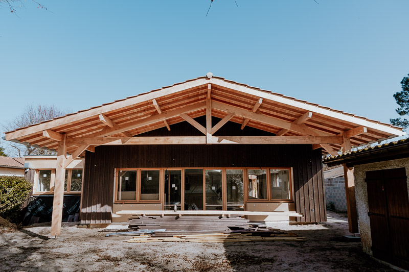 Rénovation d'une charpente traditionnelle en bois à Gujan